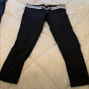 VS PINK leggings🖤🖤🖤sheer on the calves!